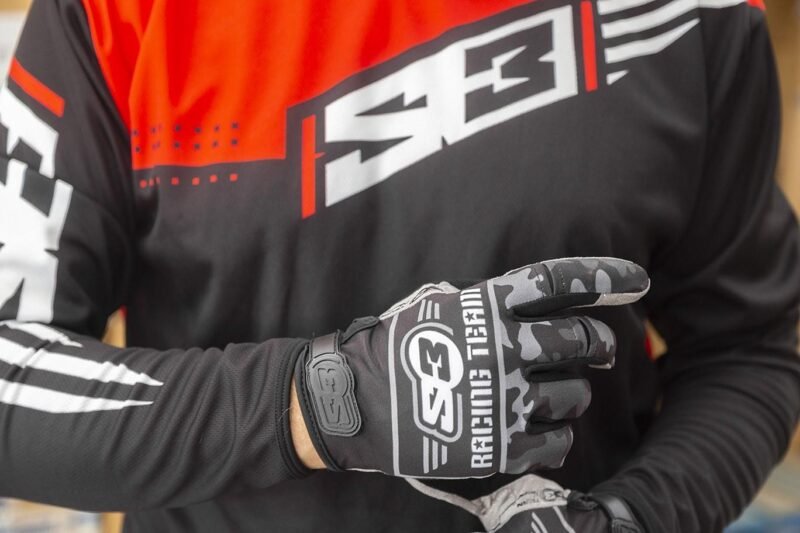 KK568 S3 Gloves Spider Red Size: Kids Large